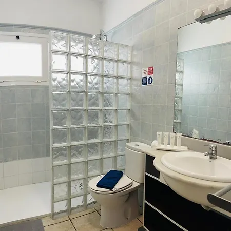 Baroli Nepal. Jardín Y Piscina Privada. Playa Blanca (Lanzarote)