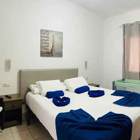 Villa Baroli Nepal. Jardín Y Piscina Privada. *